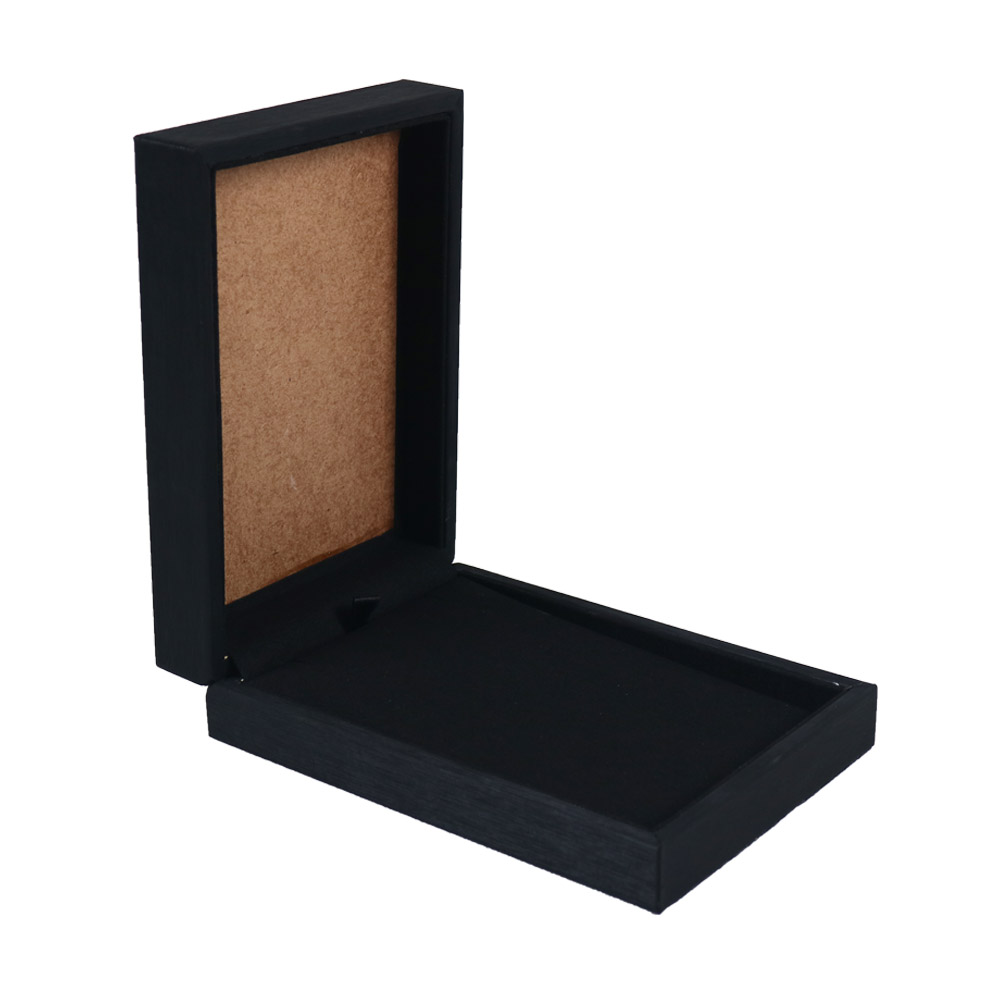 Caja para collar de cuero sintético negro